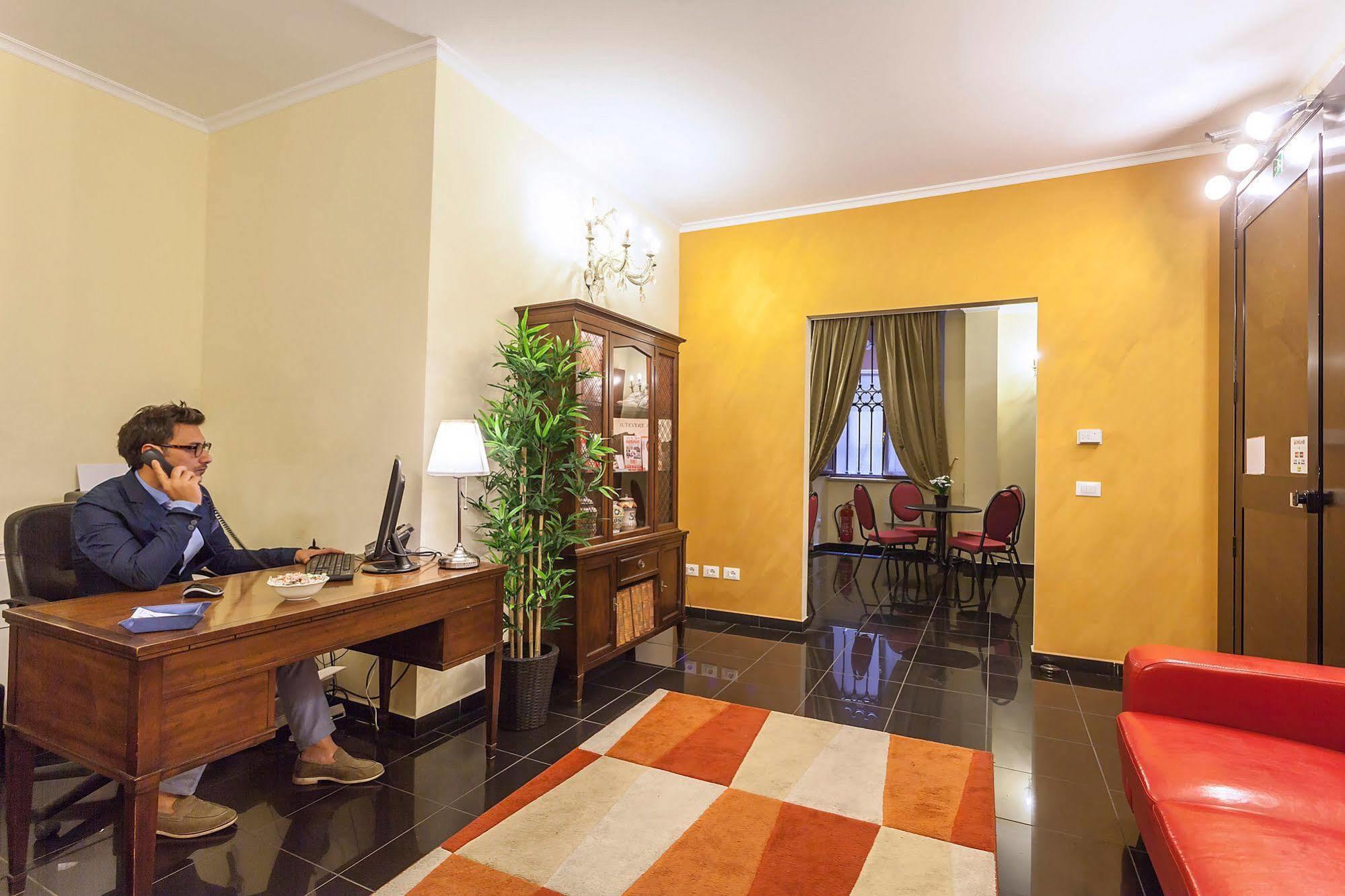 Hotel Regina Giovanna Roma