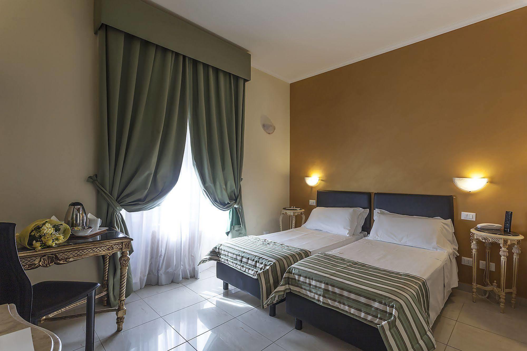 Hotel Regina Giovanna Roma